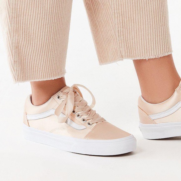COPY - RARE VANS OLD SKOOL SATIN LUX BLUSH LACE UP SHOES NWT - Picture 6 of 9